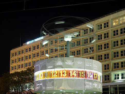 Weltzeituhr am Alexanderplatz Foto 