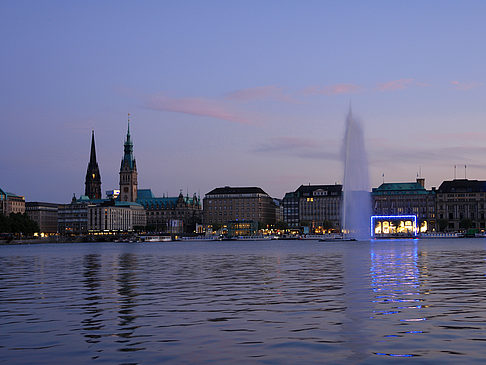 Fotos Fontäne auf der Binnenalster | Hamburg