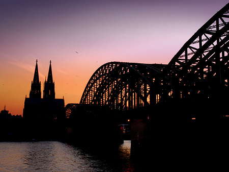 Fotos Kölner Dom hinter der Hohenzollernbrücke | Köln