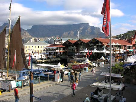 Foto Auf den Stegen der Waterfront